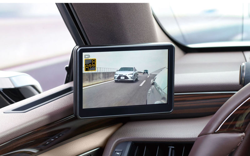 Lexus седана с камерами вместо зеркал
